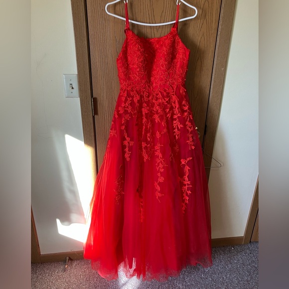 Elegant Red Lace A-Line Corset Back Adjustable Small Floor Length Prom Gown - Picture 2 of 9